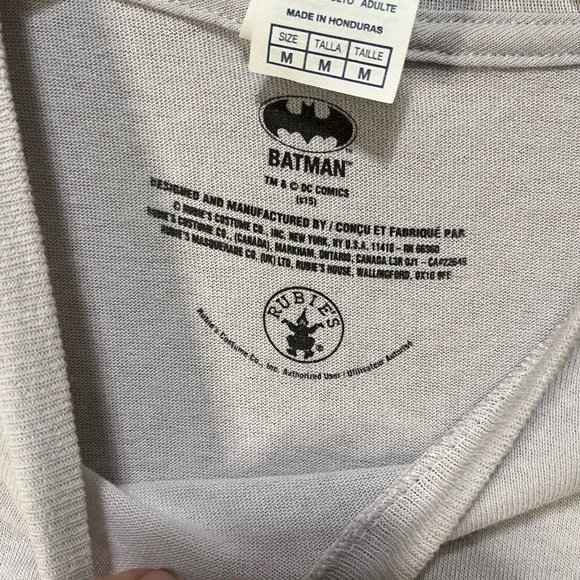 Batman Shirt with Cape Medium  NWT - Picture 5 of 5